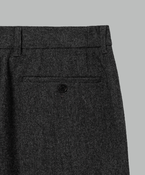 NONBLANK（ノンブランク）の「ウールフランネル ルーズフィットパンツ_MELANGE GREY（スラックス・メンズ・その他・LARGE/XX-LARGE/X-LARGE/MEDIUM）」の5枚目の写真