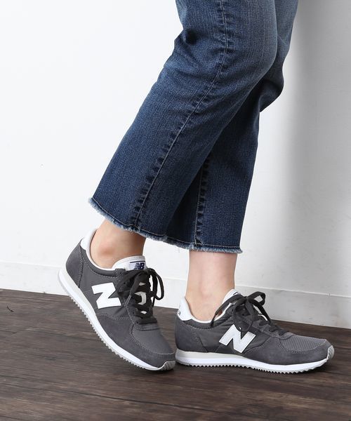 NEW BALANCE（ニューバランス）の「【NEW BALANCE】U220（スニーカー・レディース・グレー/ネイビー/レッド・M/L/S）」の2枚目の写真