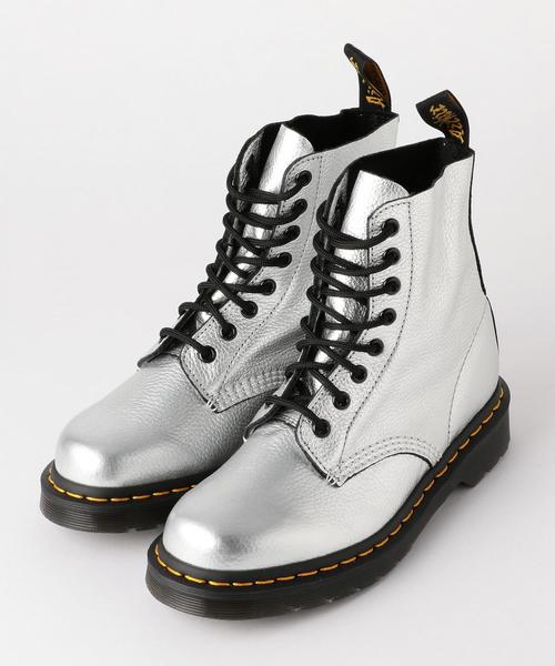 Dr. Martens(ドクターマーチン)の「Dr.Martens 8EYE BOOT MET〈ドクターマーチン〉(ブーツ・レディース・シルバー・23cm/24cm)」の1枚目の写真
