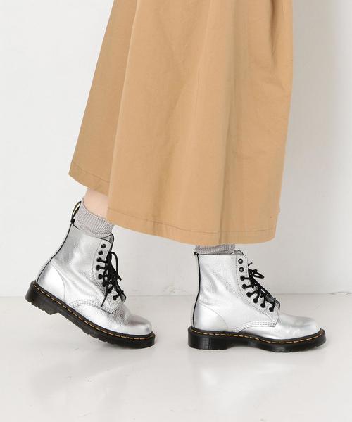 Dr. Martens(ドクターマーチン)の「Dr.Martens 8EYE BOOT MET〈ドクターマーチン〉(ブーツ・レディース・シルバー・23cm/24cm)」の8枚目の写真