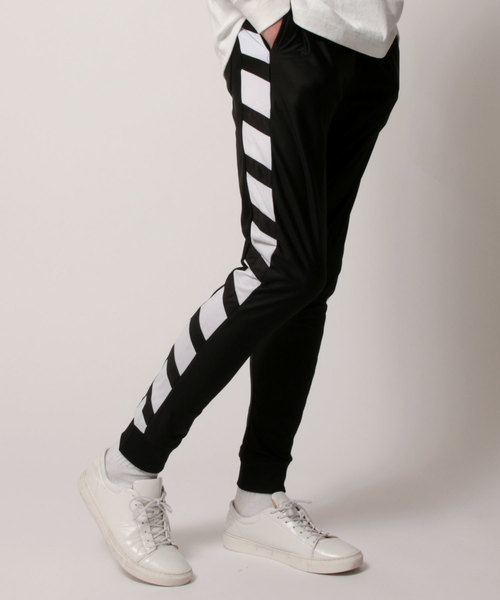THE CASUAL(カジュアル)の「サイドラインテーパードスキニートラックジャージパンツ(その他パンツ・メンズ・ブルー系その他3/ブルー系その他4/ブラック系その他/ブラック系その他2/ブラック系その他3/ブラック系その他4/ブラック系その他5/ブラック系その他6/ブルー系その他/ブルー系その他2/ホワイト系その他/ブラック系その他7/ホワイト系その他3/ホワイト系その他2・L/M/S/XL)」の9枚目の写真