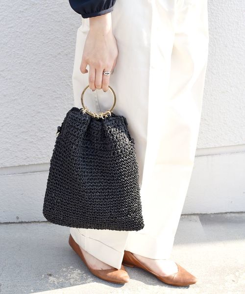 Khaju（カージュ）の「【WEB限定】Khaju:2WAYリングバッグ◇（ハンドバッグ・レディース・オフホワイト/ブラック・ONE SIZE）」の2枚目の写真