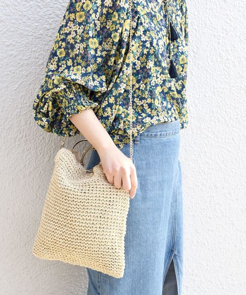 Khaju（カージュ）の「【WEB限定】Khaju:2WAYリングバッグ◇（ハンドバッグ・レディース・オフホワイト/ブラック・ONE SIZE）」の6枚目の写真