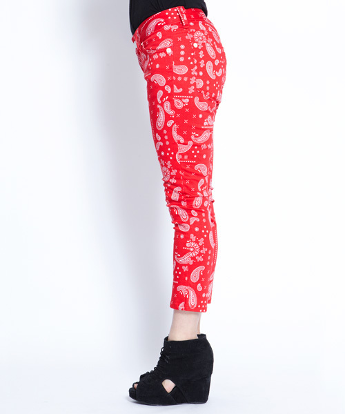 X-girl（エックスガール）の「XG BANDANA CROPPED PANTS（その他パンツ・レディース・レッド/ブルー・0/1/2）」の5枚目の写真