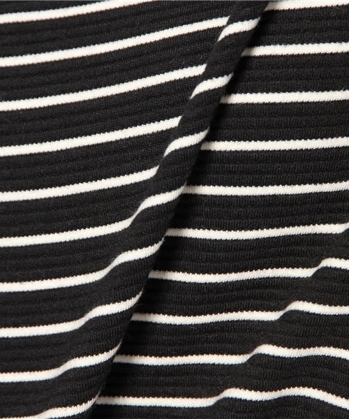 Chico(チコ)の「ボーダーハイネックTOPS(Tシャツ/カットソー・レディース・オフホワイト/スミクロ・FREE)」の7枚目の写真