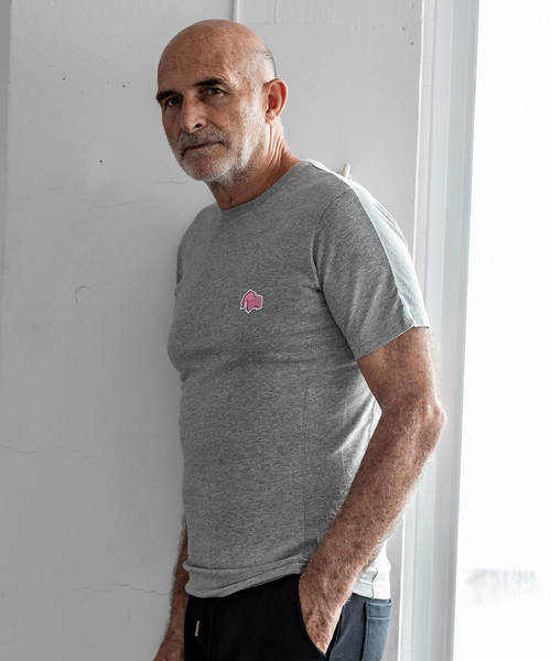 1piu1uguale3 RELAX（ウノピュウノウグァーレトレリラックス）の「1PIU1UGUALE3 RELAX(ウノピゥウノウグァーレトレ)オリガミ刺繍ワッペン 半袖Tシャツ（Tシャツ/カットソー・メンズ・グレー/ネイビー/ホワイト/ブラック・SMALL/MEDIUM/LARGE/X-LARGE）」の7枚目の写真