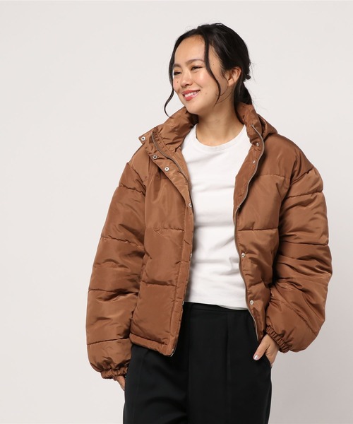 INGNI(イング)の「フードショートエコダウンジャケット/オーバーサイズコート(ダウンジャケット/コート・レディース・ブラック/ベージュ/レッド/アイボリー/ライトブラウン/モカ/ラベンダー/ライトベージュ/ブラック系その他/ふじ色系2/アイボリー系/ブラウン系その他2/ベージュ系その他/レッド系1/ミント/ブラウン系その他/アイボリー系8/ブラック系その他4/ベージュ系その他6・M)」の6枚目の写真