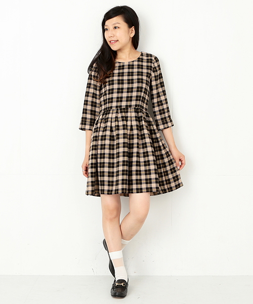 Ray BEAMS（レイビームス）の「Ray BEAMS / チェック タックフレアー ワンピース（ワンピース・レディース・ブラウン系その他/ブルー・1/0）」の11枚目の写真