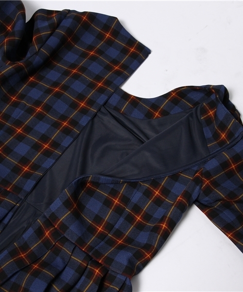 Ray BEAMS（レイビームス）の「Ray BEAMS / チェック タックフレアー ワンピース（ワンピース・レディース・ブラウン系その他/ブルー・1/0）」の15枚目の写真