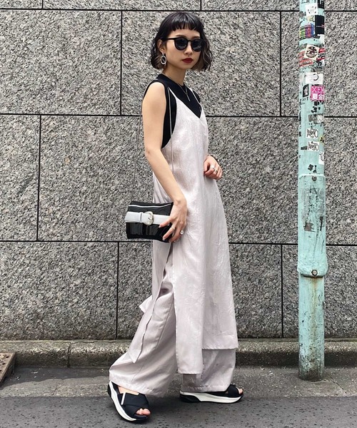 PAGEBOY（ページボーイ）の「クラッシュサテンキャミワンピース（ワンピース・レディース・ブラック/ライム/グレイッシュベージュ・FREE）」の10枚目の写真