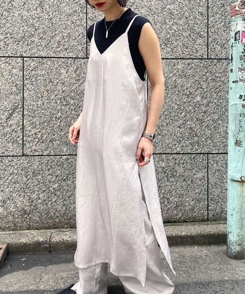 PAGEBOY（ページボーイ）の「クラッシュサテンキャミワンピース（ワンピース・レディース・ブラック/ライム/グレイッシュベージュ・FREE）」の16枚目の写真