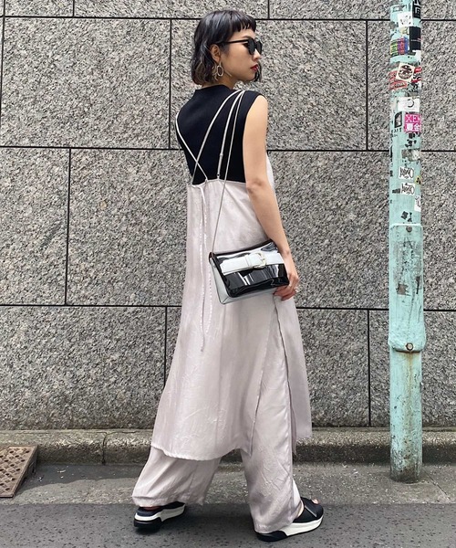 PAGEBOY（ページボーイ）の「クラッシュサテンキャミワンピース（ワンピース・レディース・ブラック/ライム/グレイッシュベージュ・FREE）」の13枚目の写真