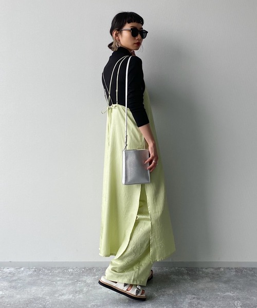 PAGEBOY（ページボーイ）の「クラッシュサテンキャミワンピース（ワンピース・レディース・ブラック/ライム/グレイッシュベージュ・FREE）」の17枚目の写真