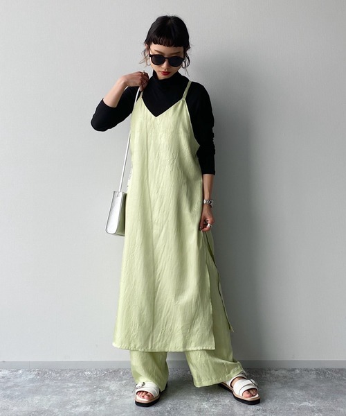 PAGEBOY（ページボーイ）の「クラッシュサテンキャミワンピース（ワンピース・レディース・ブラック/ライム/グレイッシュベージュ・FREE）」の8枚目の写真