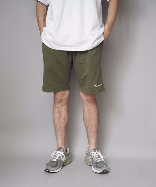 Champion（チャンピオン）の「【CHAMPION/チャンピオン】ルームウェア＆ワンマイルコーデベストセラーアイテム 柔らか感触のワンポイントロゴ入りスウェットショーツ　Ｃ３－Ｐ５０１（スウェットパンツ・メンズ・ホワイト/チャコールグレー/ブラック/ネイビー/グレー/レッド/ピンク/イエロー/ブルー/オリーブ/ブラウン・MEDIUM/LARGE/X-LARGE/SMALL/XX-LARGE）」の6枚目の写真