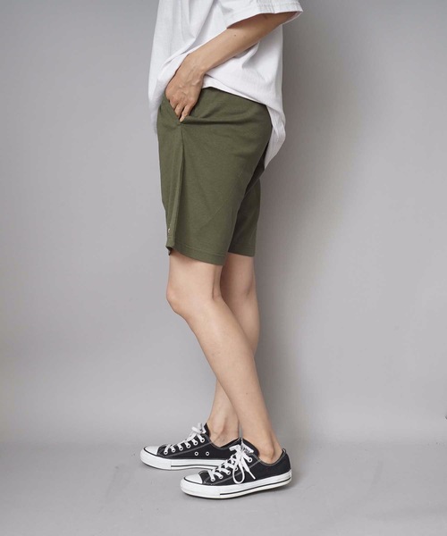 Champion（チャンピオン）の「【CHAMPION/チャンピオン】ルームウェア＆ワンマイルコーデベストセラーアイテム 柔らか感触のワンポイントロゴ入りスウェットショーツ　Ｃ３－Ｐ５０１（スウェットパンツ・メンズ・ホワイト/チャコールグレー/ブラック/ネイビー/グレー/レッド/ピンク/イエロー/ブルー/オリーブ/ブラウン・MEDIUM/LARGE/X-LARGE/SMALL/XX-LARGE）」の22枚目の写真