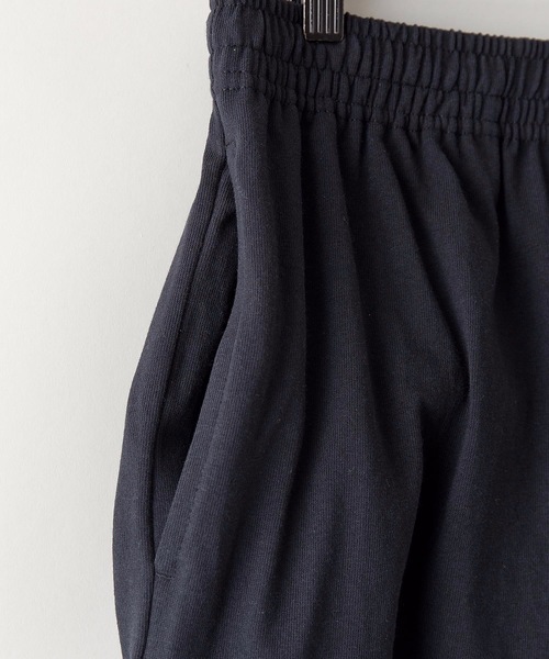 Champion（チャンピオン）の「【CHAMPION/チャンピオン】ルームウェア＆ワンマイルコーデベストセラーアイテム 柔らか感触のワンポイントロゴ入りスウェットショーツ　Ｃ３－Ｐ５０１（スウェットパンツ・メンズ・ホワイト/チャコールグレー/ブラック/ネイビー/グレー/レッド/ピンク/イエロー/ブルー/オリーブ/ブラウン・MEDIUM/LARGE/X-LARGE/SMALL/XX-LARGE）」の16枚目の写真