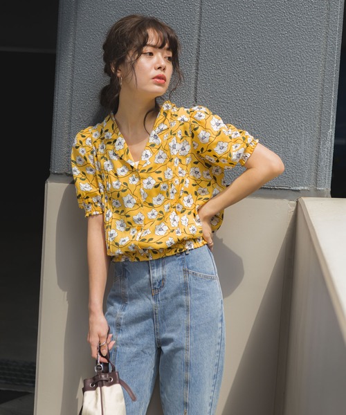 Libby&Rose(リビーアンドローズ)の「花柄オープンカラー5分袖ブラウス(シャツ/ブラウス・レディース・ベージュ/ネイビー/イエロー・FREE)」の12枚目の写真