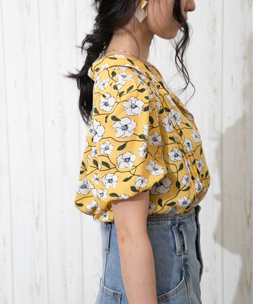 Libby&Rose(リビーアンドローズ)の「花柄オープンカラー5分袖ブラウス(シャツ/ブラウス・レディース・ベージュ/ネイビー/イエロー・FREE)」の10枚目の写真