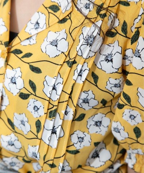 Libby&Rose(リビーアンドローズ)の「花柄オープンカラー5分袖ブラウス(シャツ/ブラウス・レディース・ベージュ/ネイビー/イエロー・FREE)」の15枚目の写真