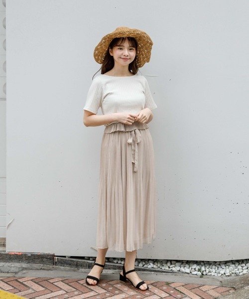 flower（フラワー）の「シアープリーツスカート（スカート・レディース・ベージュ/イエロー・FREE）」の11枚目の写真