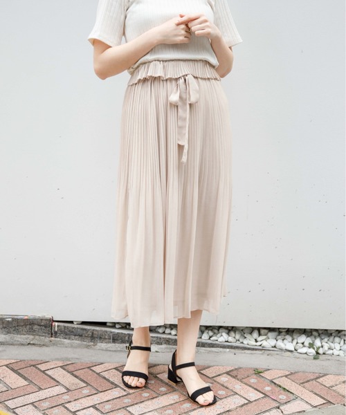 flower（フラワー）の「シアープリーツスカート（スカート・レディース・ベージュ/イエロー・FREE）」の9枚目の写真