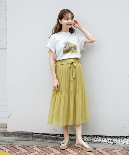 flower（フラワー）の「シアープリーツスカート（スカート・レディース・ベージュ/イエロー・FREE）」の14枚目の写真
