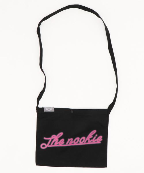 THE Nookie(ザヌーキー)の「/THE Nookie/LOGO SACOCHE(ショルダーバッグ・レディース・ブラック/アイボリー・FREE)」の1枚目の写真