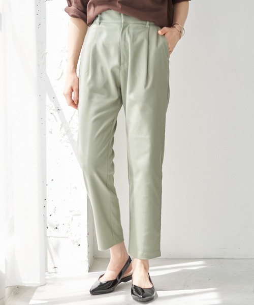 earth music&ecology(アースミュージックアンドエコロジー)の「美人シルエットパンツ(テーパード) *(その他パンツ・レディース・ブラック/ブラウン/ミント/ラベンダー/チェック/ブラウン系その他4・S/M/L)」の5枚目の写真