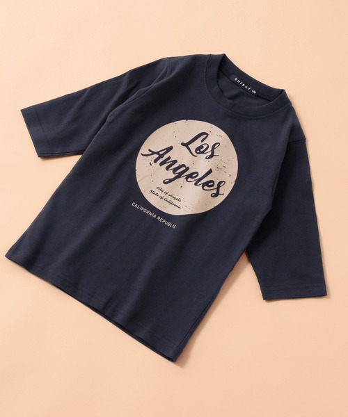 SHISKY（シスキー）の「SHISKY / シスキー ロゴプリント ビックシルエット クルーネック 7分袖 トップス カットソー キッズ（Tシャツ/カットソー・キッズ・オフホワイト/ベージュ系その他/ホワイト系その他2/ブラック/チャコール/オレンジ/ブラック系その他3/ブラック系その他/グレー系その他2/モカ/サックスブルー/ホワイト系その他/杢グレー/ベージュ/ホワイト系その他3/ブラウン系その他/ブラック系その他2/グリーン系その他/ミント/グレー系その他・110/150/130/160/140/120）」の6枚目の写真