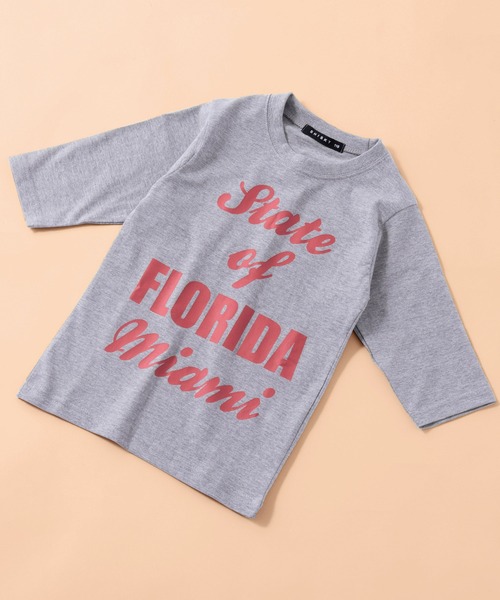 SHISKY（シスキー）の「SHISKY / シスキー ロゴプリント ビックシルエット クルーネック 7分袖 トップス カットソー キッズ（Tシャツ/カットソー・キッズ・オフホワイト/ベージュ系その他/ホワイト系その他2/ブラック/チャコール/オレンジ/ブラック系その他3/ブラック系その他/グレー系その他2/モカ/サックスブルー/ホワイト系その他/杢グレー/ベージュ/ホワイト系その他3/ブラウン系その他/ブラック系その他2/グリーン系その他/ミント/グレー系その他・110/150/130/160/140/120）」の9枚目の写真