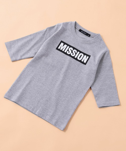 SHISKY（シスキー）の「SHISKY / シスキー ロゴプリント ビックシルエット クルーネック 7分袖 トップス カットソー キッズ（Tシャツ/カットソー・キッズ・オフホワイト/ベージュ系その他/ホワイト系その他2/ブラック/チャコール/オレンジ/ブラック系その他3/ブラック系その他/グレー系その他2/モカ/サックスブルー/ホワイト系その他/杢グレー/ベージュ/ホワイト系その他3/ブラウン系その他/ブラック系その他2/グリーン系その他/ミント/グレー系その他・110/150/130/160/140/120）」の10枚目の写真