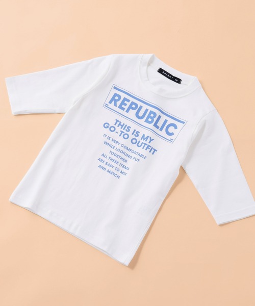 SHISKY（シスキー）の「SHISKY / シスキー ロゴプリント ビックシルエット クルーネック 7分袖 トップス カットソー キッズ（Tシャツ/カットソー・キッズ・オフホワイト/ベージュ系その他/ホワイト系その他2/ブラック/チャコール/オレンジ/ブラック系その他3/ブラック系その他/グレー系その他2/モカ/サックスブルー/ホワイト系その他/杢グレー/ベージュ/ホワイト系その他3/ブラウン系その他/ブラック系その他2/グリーン系その他/ミント/グレー系その他・110/150/130/160/140/120）」の2枚目の写真