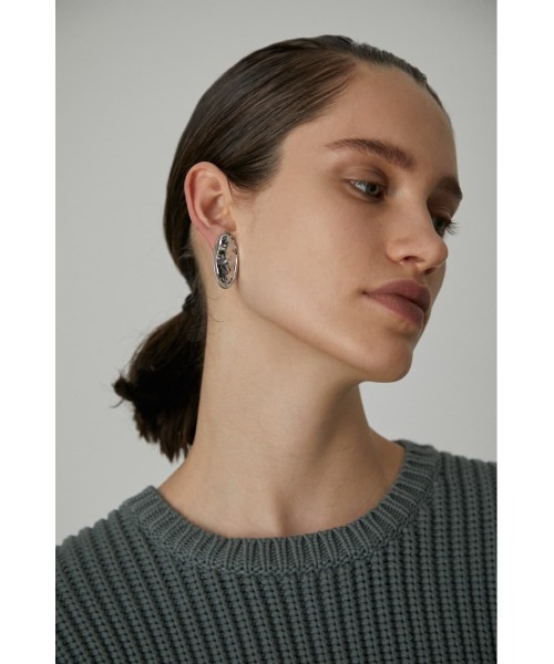 RIM.ARK(リムアーク)の「Melting texture earring(ピアス(両耳用)・レディース・シルバー/ゴールド・FREE)」の3枚目の写真