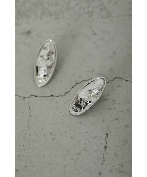 RIM.ARK(リムアーク)の「Melting texture earring(ピアス(両耳用)・レディース・シルバー/ゴールド・FREE)」の4枚目の写真