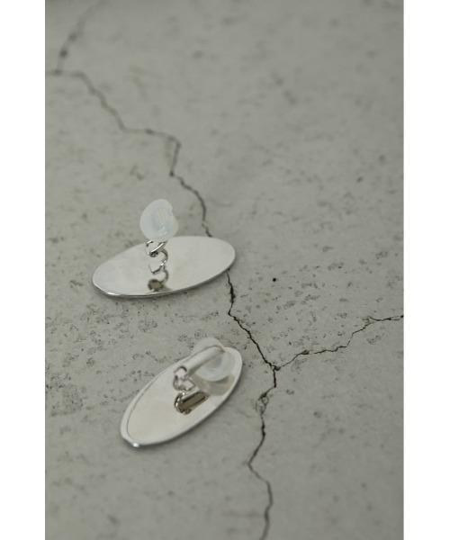 RIM.ARK(リムアーク)の「Melting texture earring(ピアス(両耳用)・レディース・シルバー/ゴールド・FREE)」の8枚目の写真