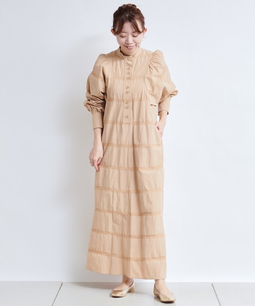 DouDou(ドゥドゥ)の「ボーダー織りパフギャザーワンピース(ワンピース・レディース・オフホワイト/ベージュ・FREE)」の17枚目の写真