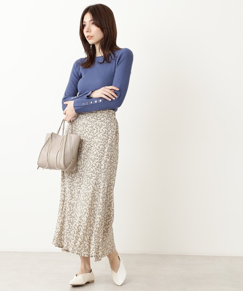 N.(N. Natural Beauty Basic)(エヌエヌナチュラルビューティーベーシック)の「◆ポイントボタンランダムリブニット(ニット/セーター・レディース・ベージュ/ネイビー/オフホワイト/ブルー・MEDIUM)」の10枚目の写真