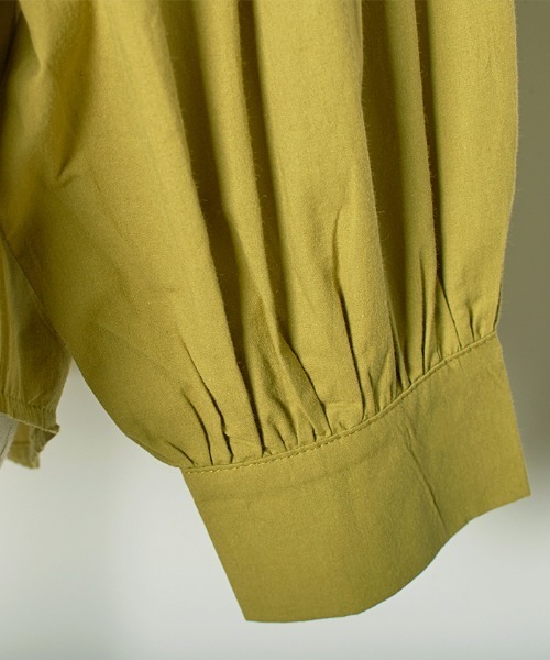 Futier land(フューティアランド)の「バルーンスリーブバンドカラーシャツブラウス(シャツ/ブラウス・レディース・ブラック/ブラウン/オフホワイト/グリーン系その他/パープル/ライトパープル/ピンク/ラベンダー/ブルーグレー/アイボリー/オレンジ・MEDIUM/LARGE/X-LARGE)」の17枚目の写真