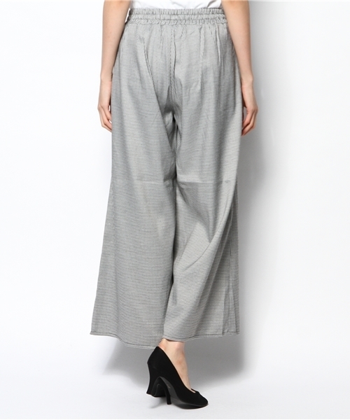 AZUL by moussy（アズールバイマウジー）の「千鳥柄バックゴムワイドPT（その他パンツ・レディース・ホワイト系その他/グレー系その他・SMALL/MEDIUM）」の4枚目の写真