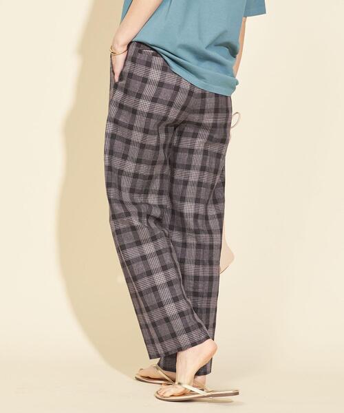 BEAUTY&YOUTH UNITED ARROWS（ビューティーアンドユースユナイテッドアローズ）の「BY∴ 麻ブレンドチェックサイドゴムパンツ -ウォッシャブル-（その他パンツ・レディース・ブラック/ブラウン/オリーブ・S/M/L）」の4枚目の写真