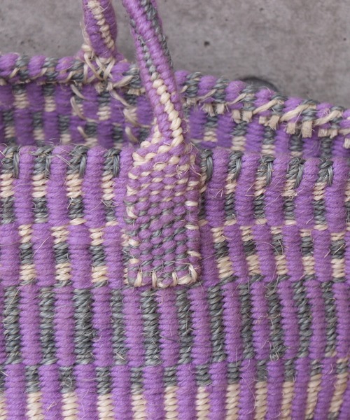 bulle de savon（ビュルデサボン）の「アクリル タイダイ サイザルカゴバッグ（かごバッグ・レディース・パープル/イエロー・FREE）」の8枚目の写真