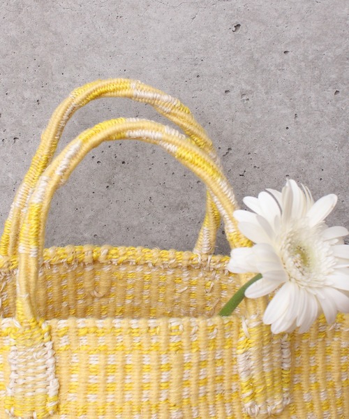 bulle de savon（ビュルデサボン）の「アクリル タイダイ サイザルカゴバッグ（かごバッグ・レディース・パープル/イエロー・FREE）」の13枚目の写真