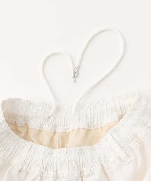 repipi armario（レピピ アルマリオ）の「エステルコットンカーゴパンツ（デニムパンツ・キッズ・グリーン/ホワイト/サックスブルー・LARGE/SMALL/MEDIUM）」の17枚目の写真