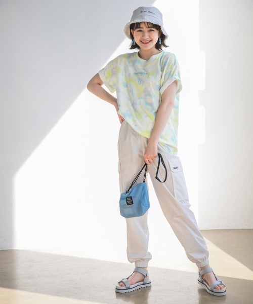 repipi armario（レピピ アルマリオ）の「エステルコットンカーゴパンツ（デニムパンツ・キッズ・グリーン/ホワイト/サックスブルー・LARGE/SMALL/MEDIUM）」の5枚目の写真