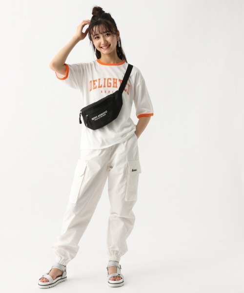 repipi armario（レピピ アルマリオ）の「エステルコットンカーゴパンツ（デニムパンツ・キッズ・グリーン/ホワイト/サックスブルー・LARGE/SMALL/MEDIUM）」の6枚目の写真