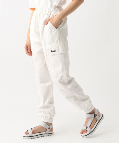repipi armario（レピピ アルマリオ）の「エステルコットンカーゴパンツ（デニムパンツ・キッズ・グリーン/ホワイト/サックスブルー・LARGE/SMALL/MEDIUM）」の8枚目の写真