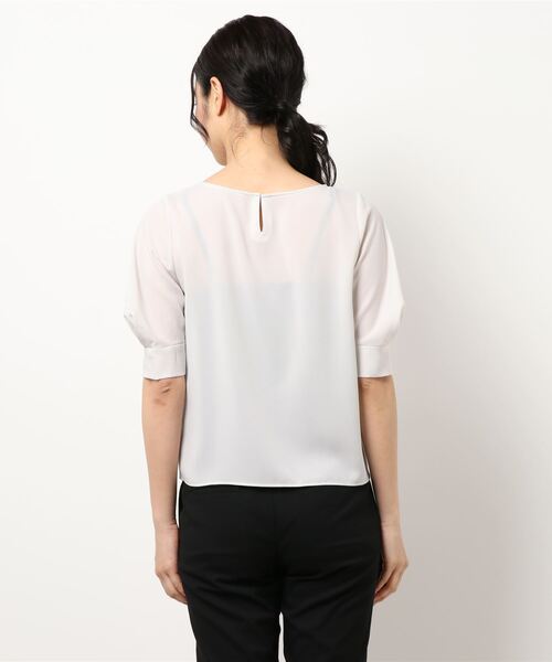 NATURAL BEAUTY BASIC（ナチュラルビューティーベーシック）の「[洗える]タックスリーブブラウス五分袖/0171110515（シャツ/ブラウス・レディース・グレー/ライトグリーン/ネイビー・SMALL/MEDIUM）」の4枚目の写真