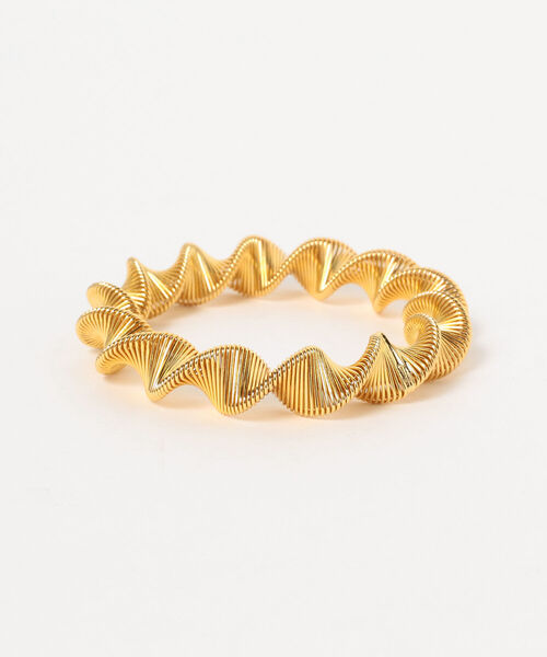 Ray BEAMS（レイビームス）の「Ray BEAMS / ツイスト ジャバラ ブレスレット（ブレスレット・レディース・ゴールド・ONE SIZE）」の4枚目の写真