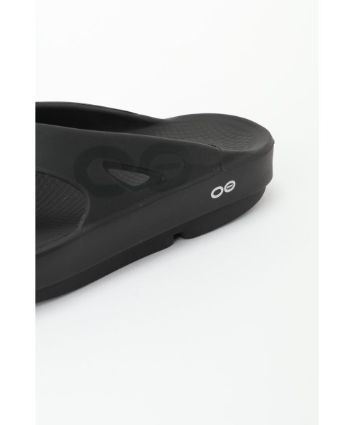 AMERICAN RAG CIE(アメリカンラグシー)の「ウーフォス OOFOS / OOriginal Sport(サンダル・メンズ・ブラック・26cm/27cm/28cm)」の4枚目の写真